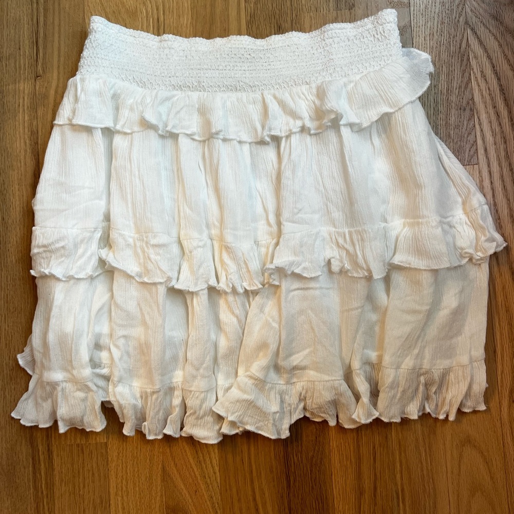 NWOT Trendy Off White Skirt.